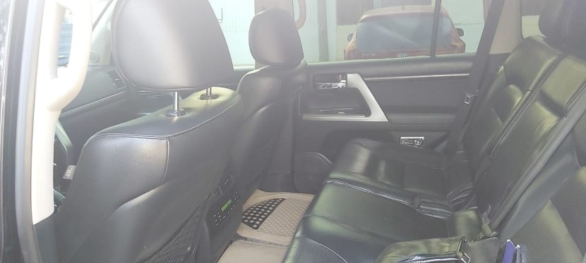 Venda TOYOTA LAND CRUISER V8