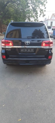 Venda TOYOTA LAND CRUISER V8