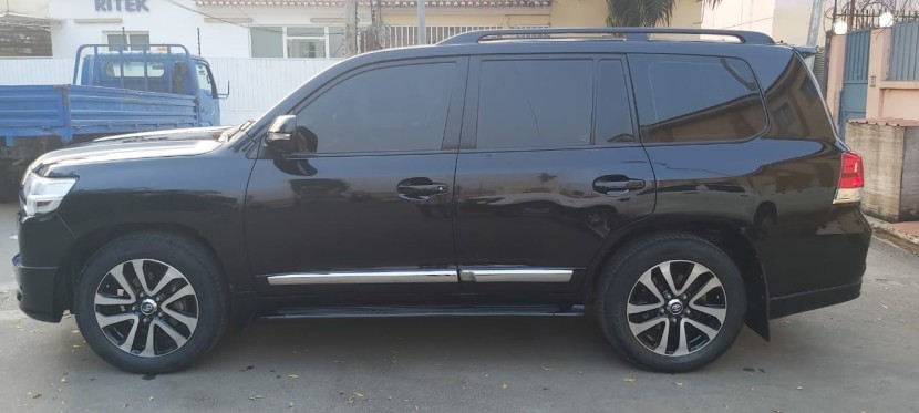 Venda TOYOTA LAND CRUISER V8