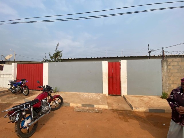 Venda Vivenda V3 No Zango 3 disponível