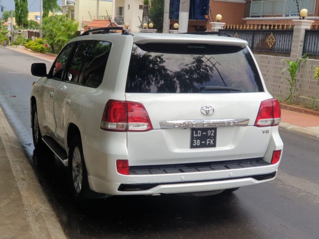Venda TOYOTA LAND CRUISER V8 VX