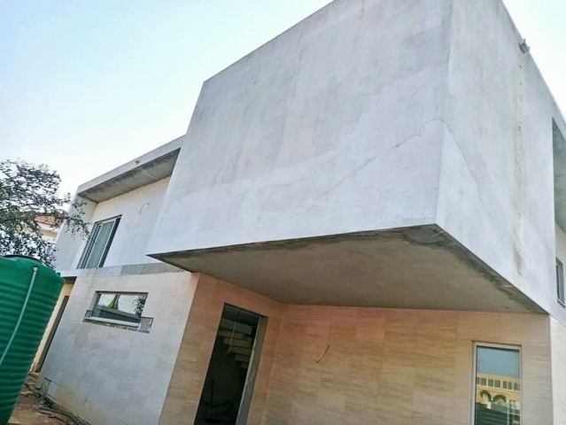 Venda Vivenda V6 inacabada, no pomposo Condomínio Sodimo, Praia do Bispo, Luanda - Angola.
