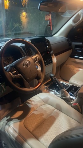 Venda TOYOTA LAND CRUISER GXR FULL OPTION