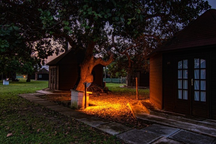 Venda Hotel de 3 hectares beira ao rio Zaire serviços