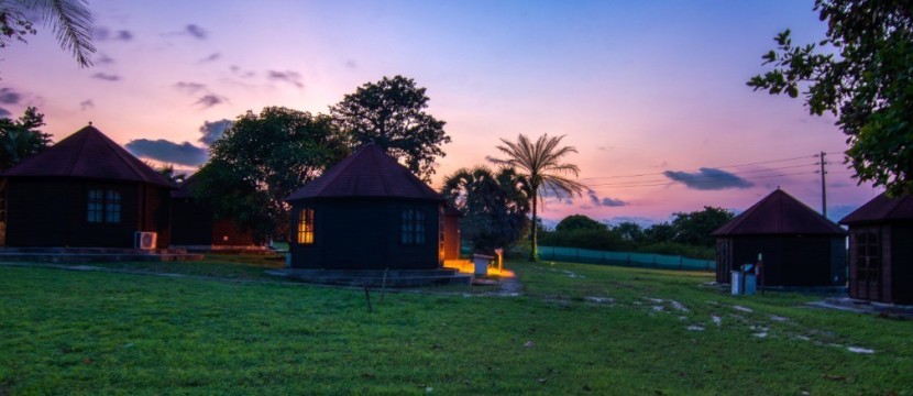 Venda Hotel de 3 hectares beira ao rio Zaire serviços
