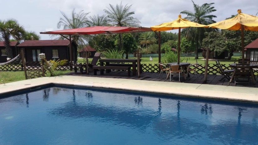 Venda Hotel de 3 hectares beira ao rio Zaire serviços