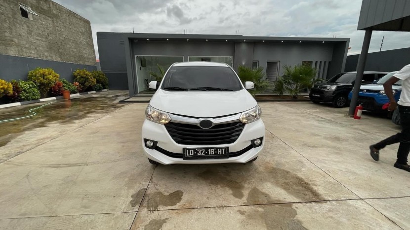 Venda TOYOTA AVANZA