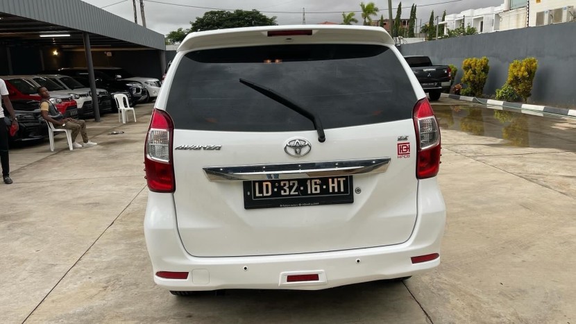 Venda TOYOTA AVANZA