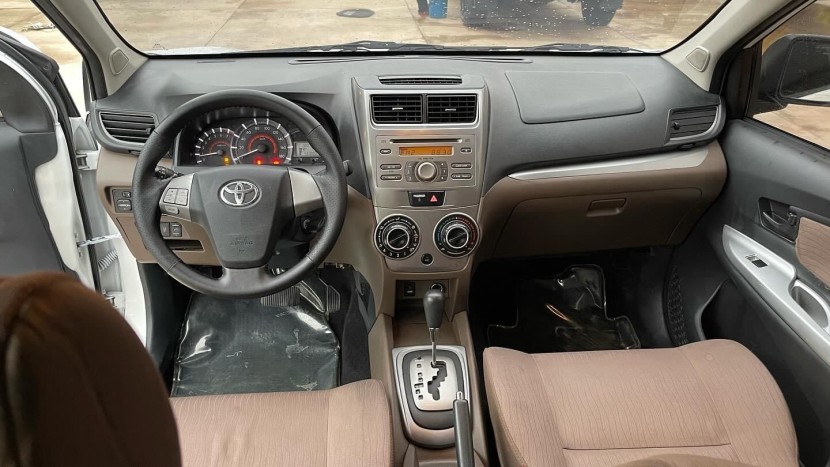 Venda TOYOTA AVANZA