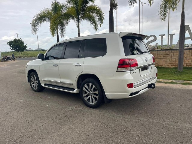 Venda TOYOTA LAND CRUISER VXR FULL