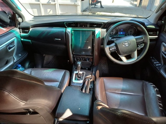 Venda Toyota Furtuner impecável volante à direita