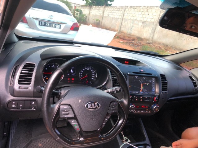 Venda Kia K3 impecável semi novo