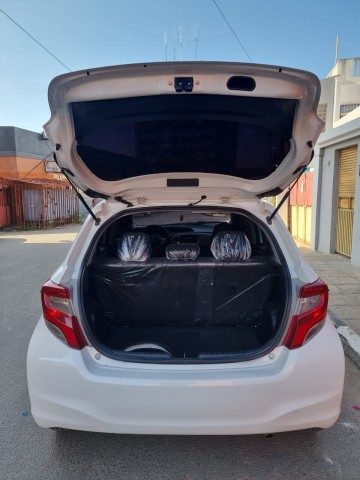 Venda TOYOTA YARES LIMPO