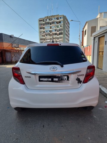 Venda TOYOTA YARES LIMPO