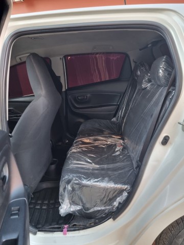 Venda TOYOTA YARES LIMPO