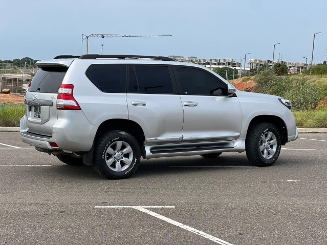 Venda TOYOTA LAND CRUISER PRADO TXL LÁGRIMA