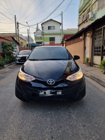 Venda TOYOTA YARES LIMPO