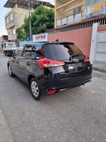 Venda TOYOTA YARES LIMPO