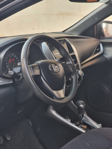 Venda TOYOTA YARES LIMPO
