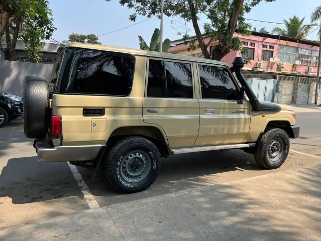 Venda TOYOTA LAND CRUISER LX EXECUTIVO