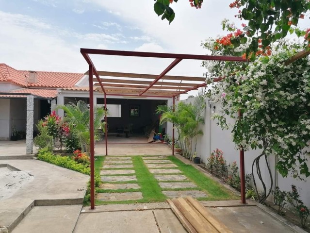 Venda Vivenda inacabada V4