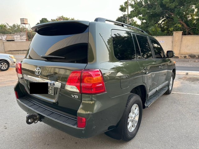 Venda TOYOTA LAND CRUISER V8 VX
