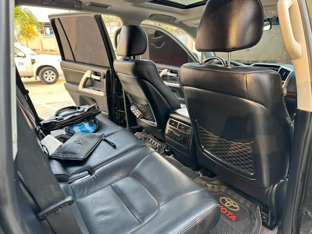 Venda TOYOTA LAND CRUISER V8 VX