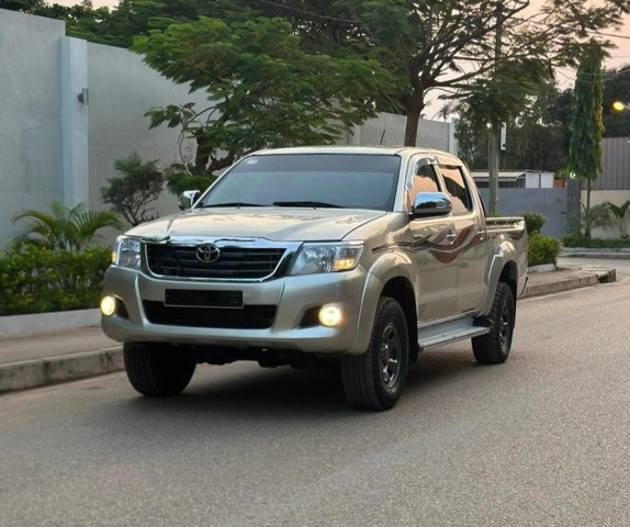 Venda TOYOTA HILUX