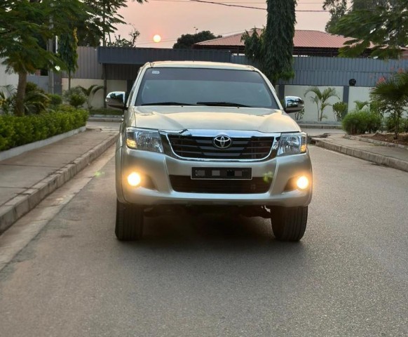 Venda TOYOTA HILUX