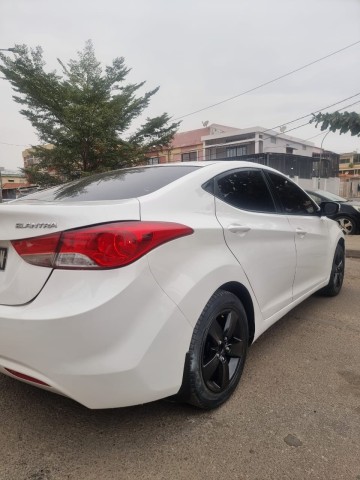 Venda HYUNDAI ELANTRA
