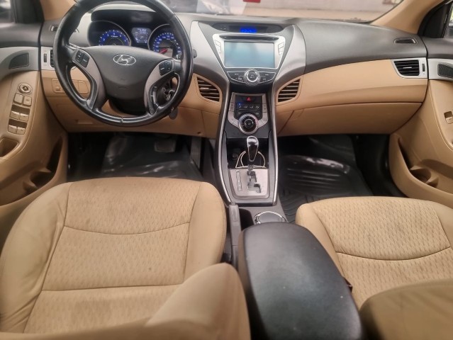 Venda HYUNDAI ELANTRA