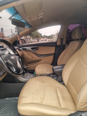 Venda HYUNDAI ELANTRA