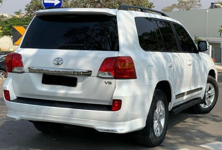 Venda Toyota Land Cruiser V8 Full options