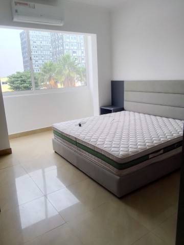 Venda Arrenda se esta vivenda T3+1 localizado no condomínio Cuchi Talatona