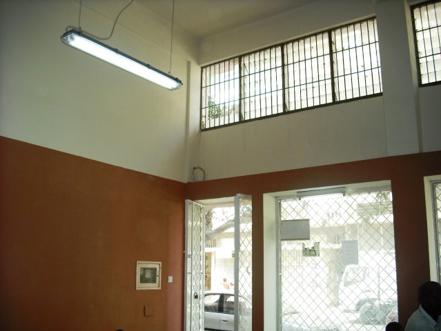 Venda Loja Comercial com casa e garagem incluídas