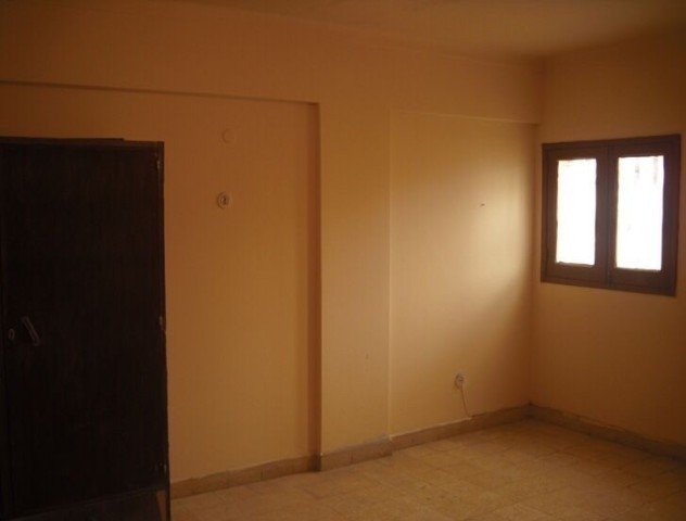 Venda Loja Comercial com casa e garagem incluídas