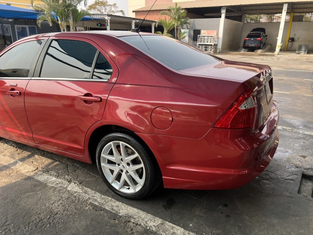 Venda Ford impecável automático