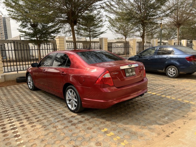 Venda Ford impecável automático