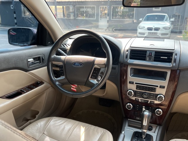 Venda Ford impecável automático