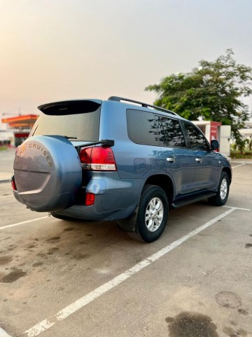 Venda TOYOTA LAND CRUISER VX V8