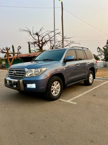 Venda TOYOTA LAND CRUISER VX V8