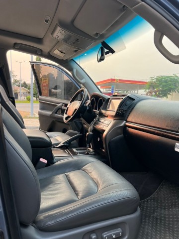 Venda TOYOTA LAND CRUISER VX V8