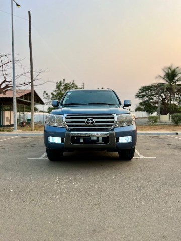 Venda TOYOTA LAND CRUISER VX V8