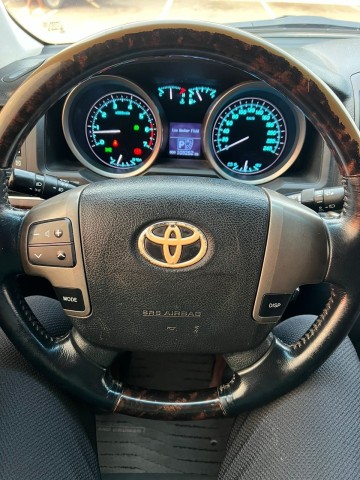 Venda TOYOTA LAND CRUISER VX V8