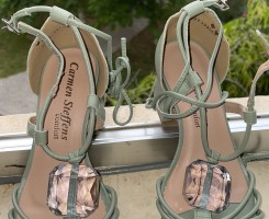 A venda Sandálias Carmen steffens