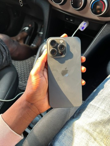 Venda IPhone 15 Pro Max 256GB