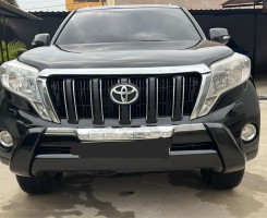 A venda TOYOTA LAND CRUISER PRADO TXL