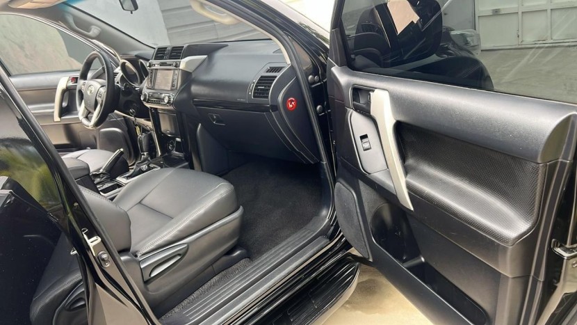 Venda TOYOTA LAND CRUISER PRADO TXL
