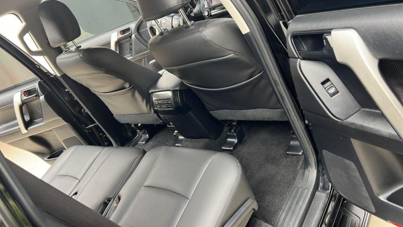 Venda TOYOTA LAND CRUISER PRADO TXL