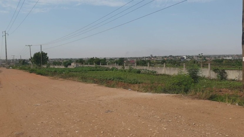Venda VENDE-SE TERRENO DE BEIRA ESTRADA DE 8 HECTARES VIA EXPRESSA